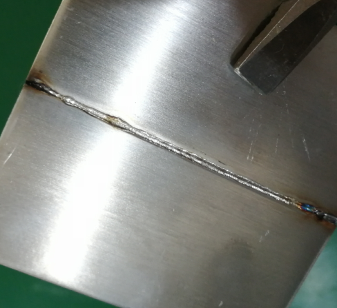 1000W手持式激光焊接機 1000W手持式激光焊接機